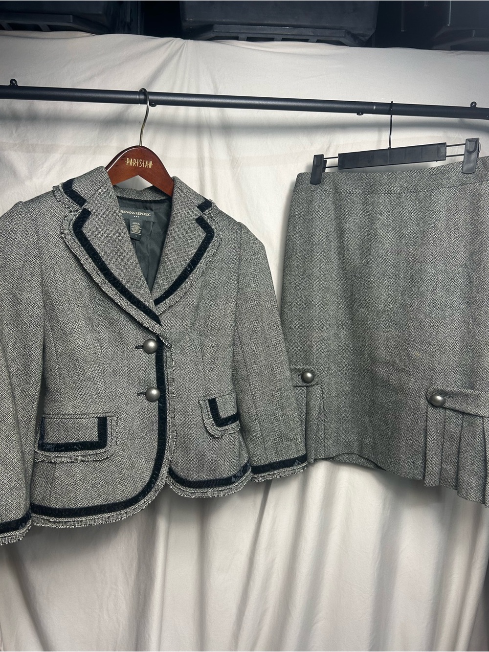 VTG Banana Republic woman’s tweed jacket with skirt set Sz 0